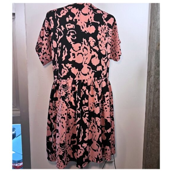 URBAN THREADS Oversized Button Down Smock Dress Pink & Black Abstract Size 6 - Picture 6 of 10